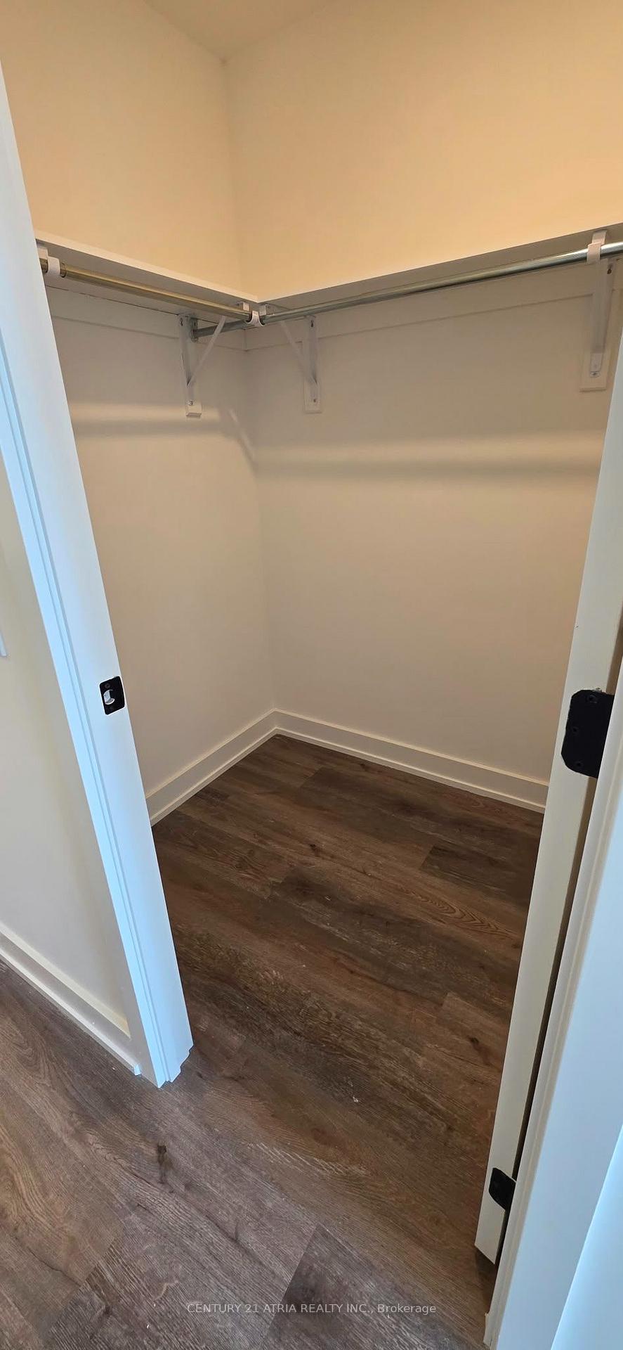Photo 13 of Unit 410, 2475 Old Bronte Road, Oakville, Westmount — HOMEH