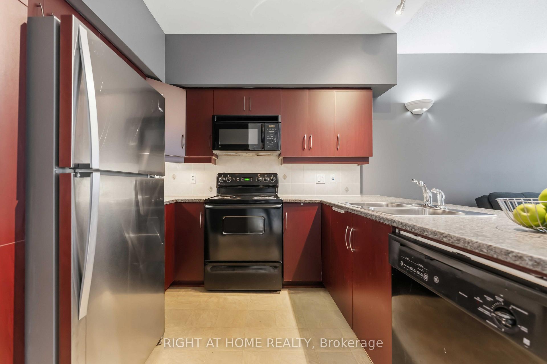 Photo 7 of 1745 Campeau Drive, Ottawa, Kanata - Beaverbrook — HOMEH