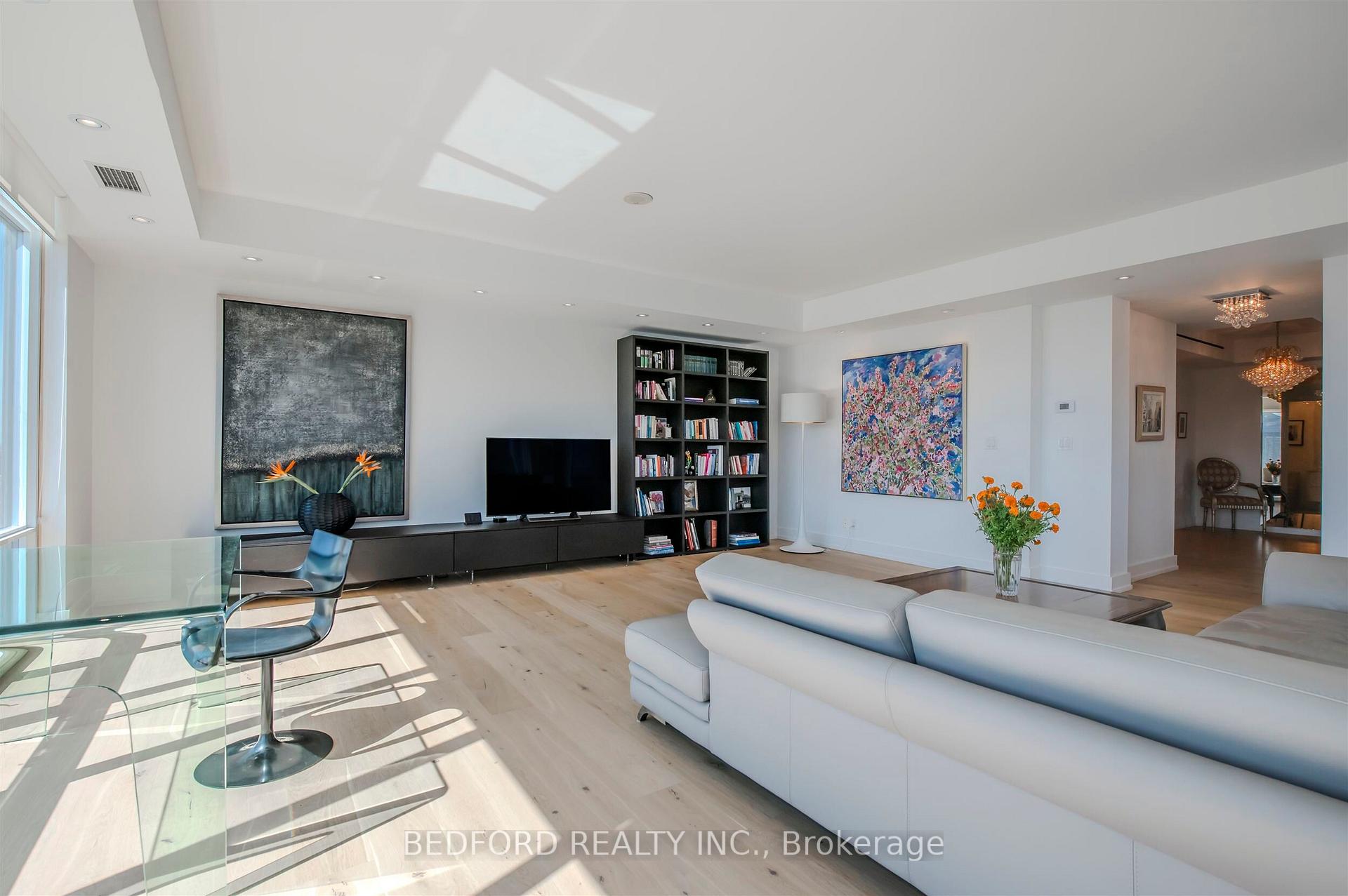 Photo 8 of Unit 2001, 1 Bedford Road, Toronto, The Annex — HOMEH