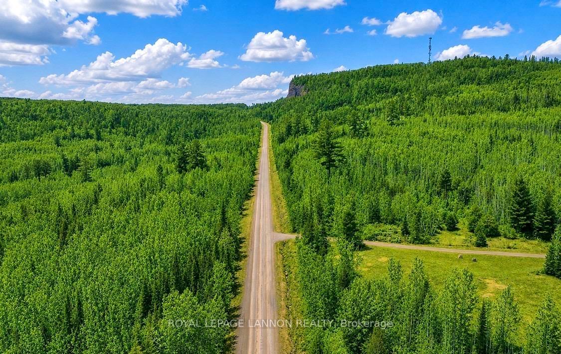 Photo 4 of 241 Cloud Lake Road, Neebing, Blake — HOMEH