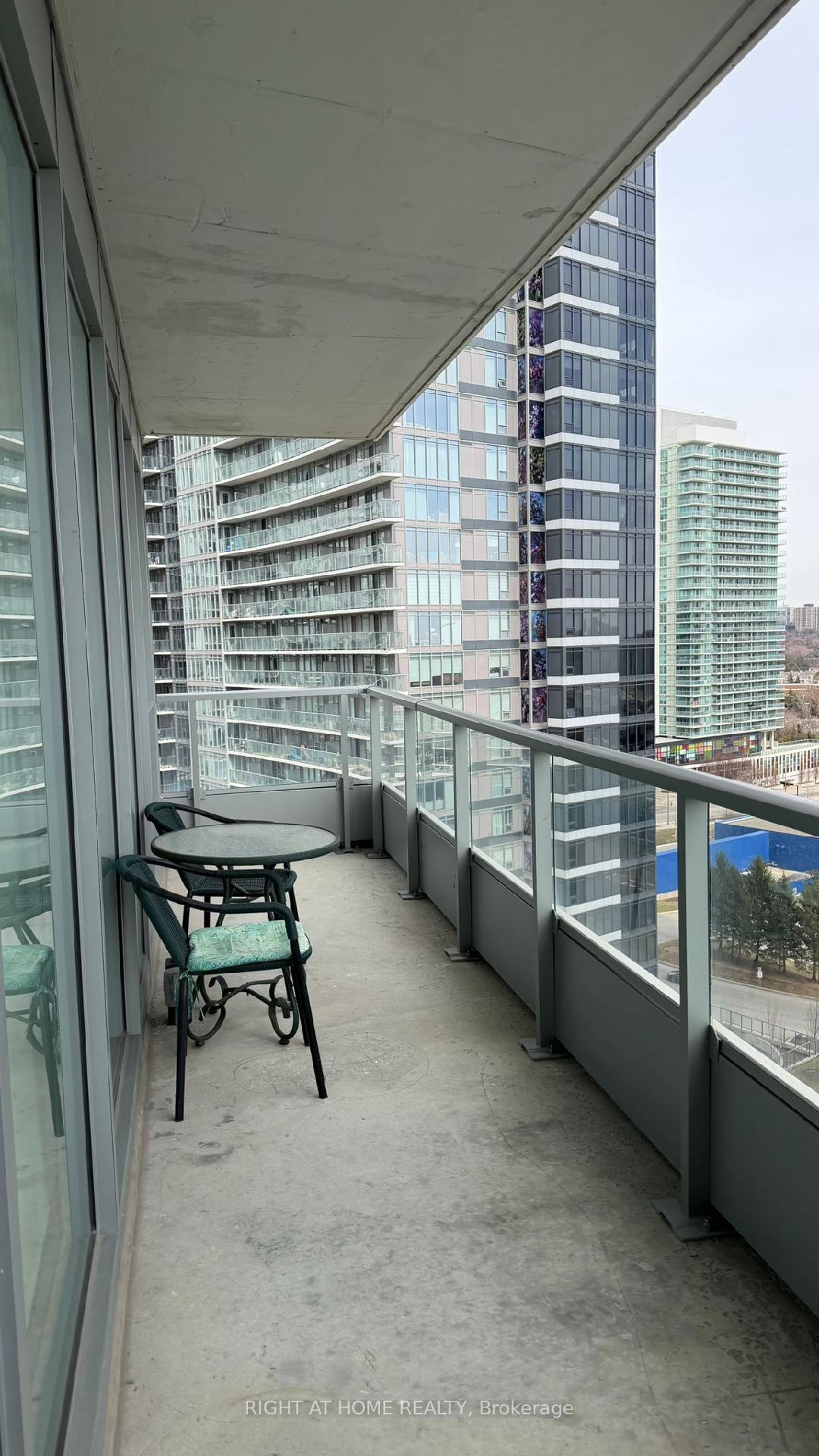 Photo 3 of Unit 1005, 115 McMahon Drive, North York, Bayview Village — HOMEH
