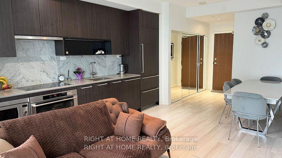 Photo 4 of Unit 1005, 115 McMahon Drive, North York, Bayview Village — HOMEH
