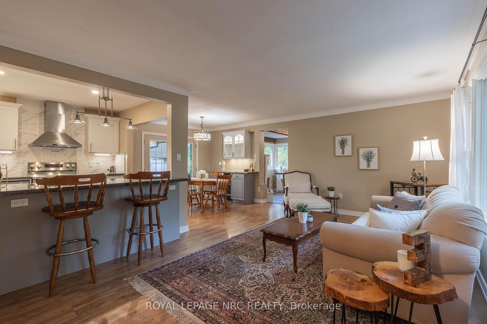 Photo 6 of 2432 Port Robinson Road, Thorold, Hurricane/Merrittville — HOMEH