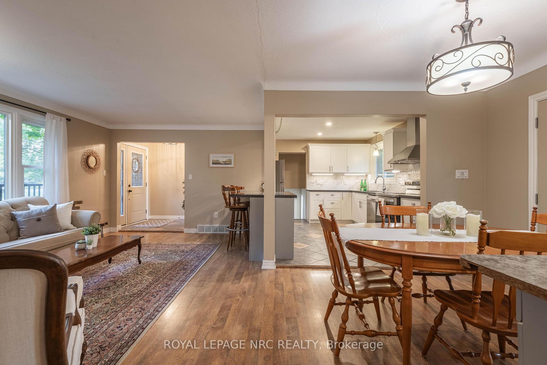 Photo 9 of 2432 Port Robinson Road, Thorold, Hurricane/Merrittville — HOMEH