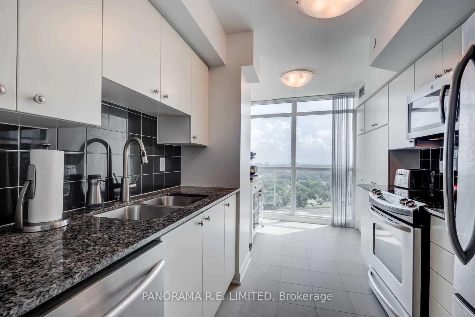 Photo 11 of Unit 1809, 205 Sherway Gardens Road, Etobicoke, Islington-City Centre West — HOMEH