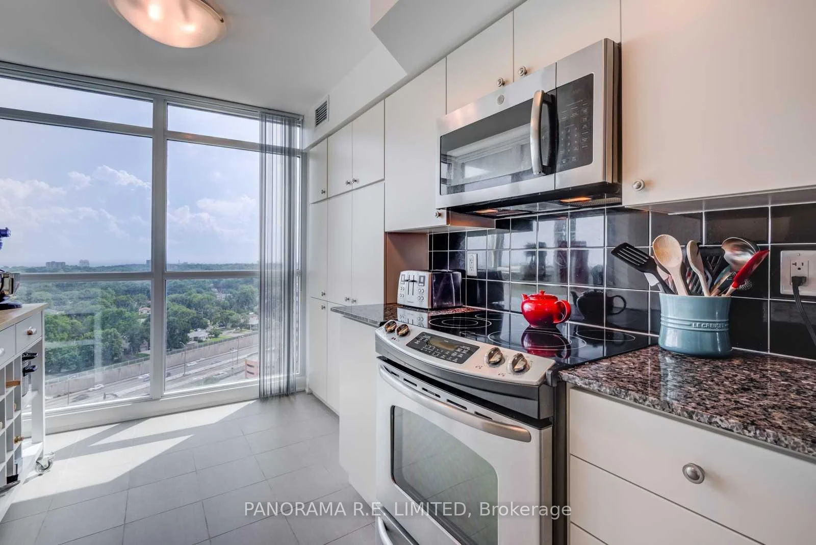 Photo 12 of Unit 1809, 205 Sherway Gardens Road, Etobicoke, Islington-City Centre West — HOMEH