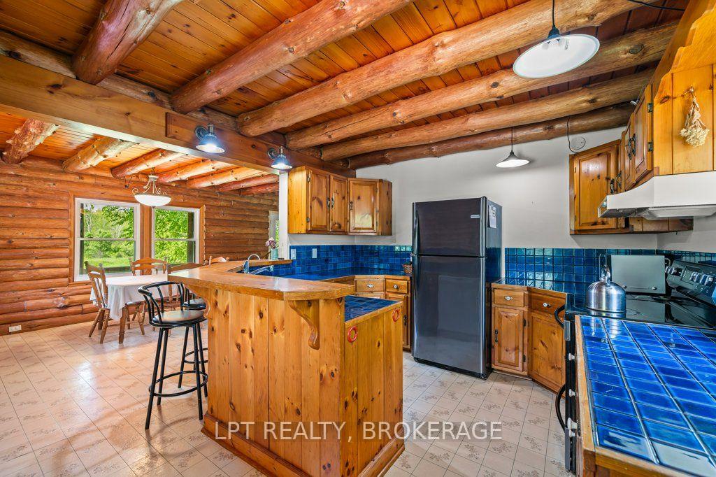 Photo 11 of 1922 Dover Road, Frontenac, Frontenac South — HOMEH