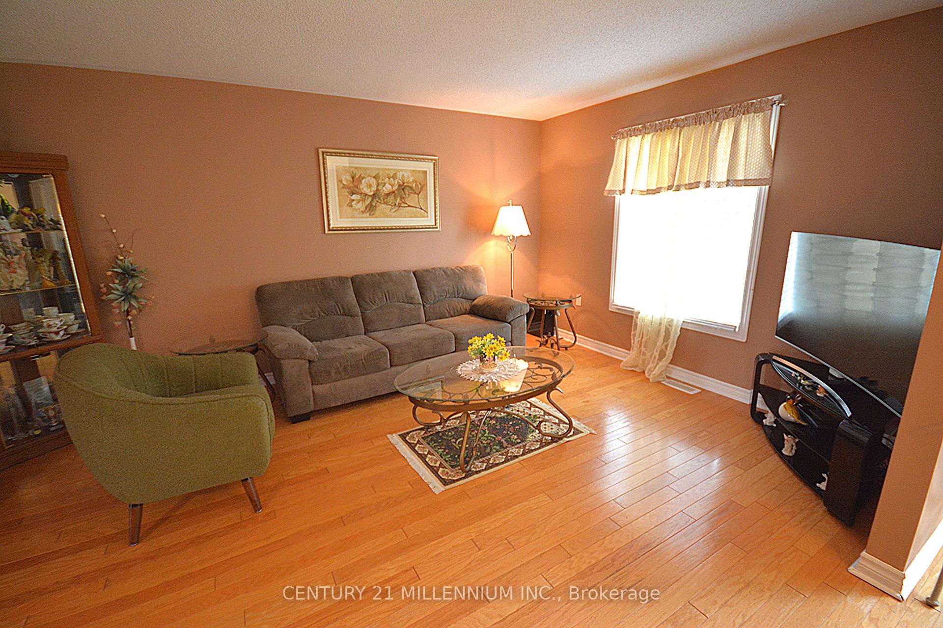 Photo 5 of 70 Pennsylvania Ave, Wasaga Beach — HOMEH