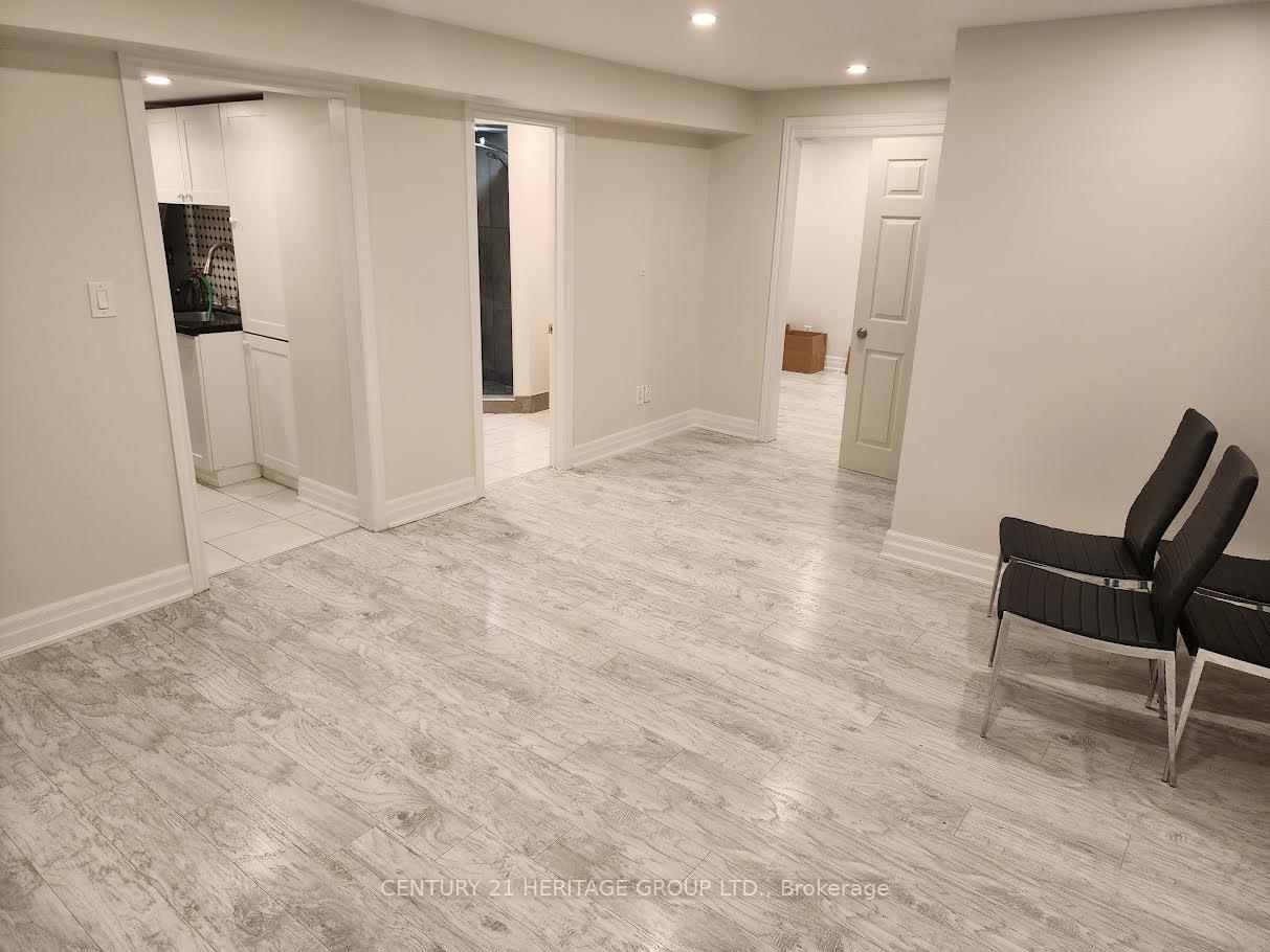 Photo 3 of Unit Bsmt, 490 Cody Crescent, Newmarket, Central Newmarket — HOMEH