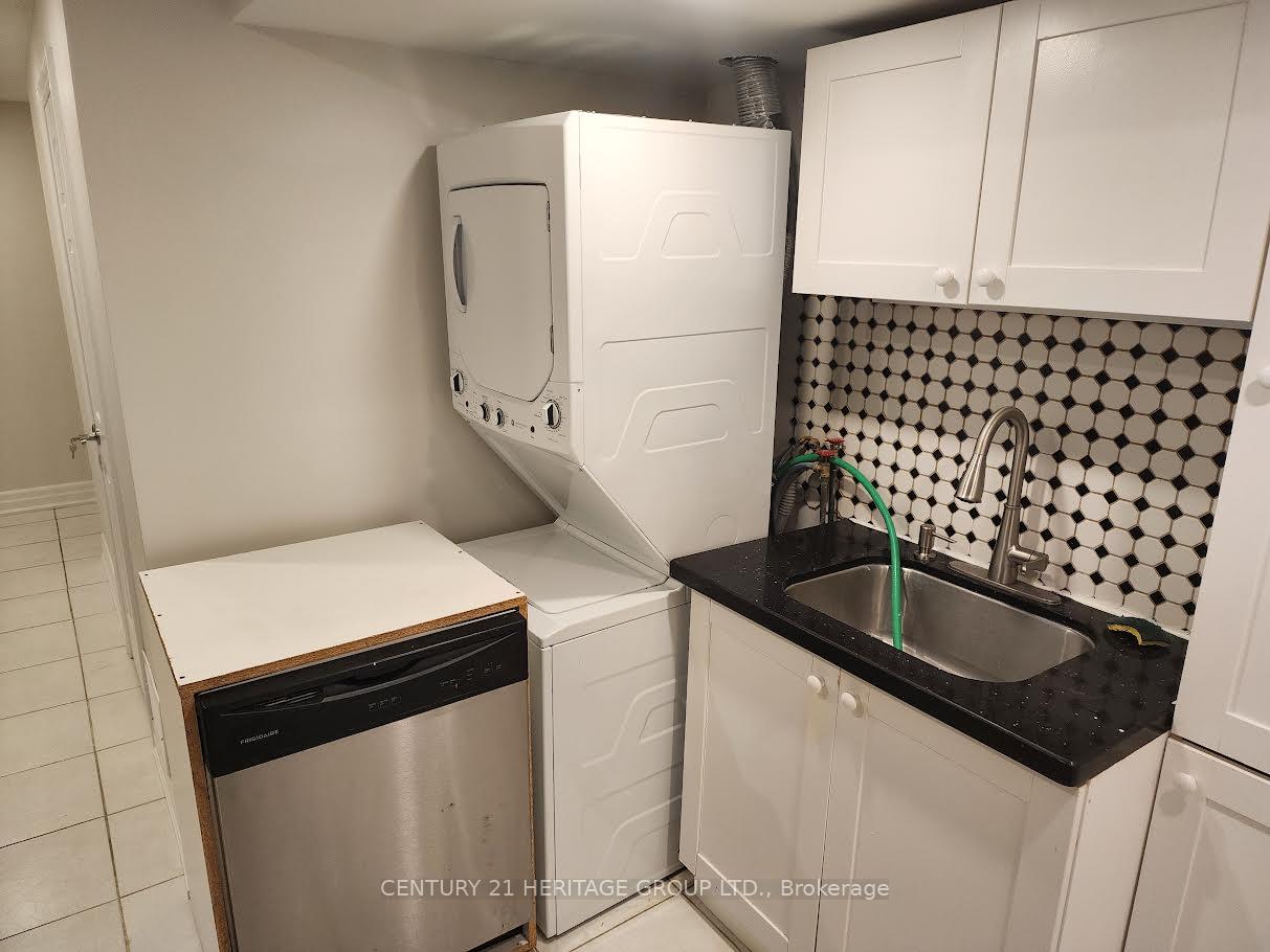 Photo 5 of Unit Bsmt, 490 Cody Crescent, Newmarket, Central Newmarket — HOMEH