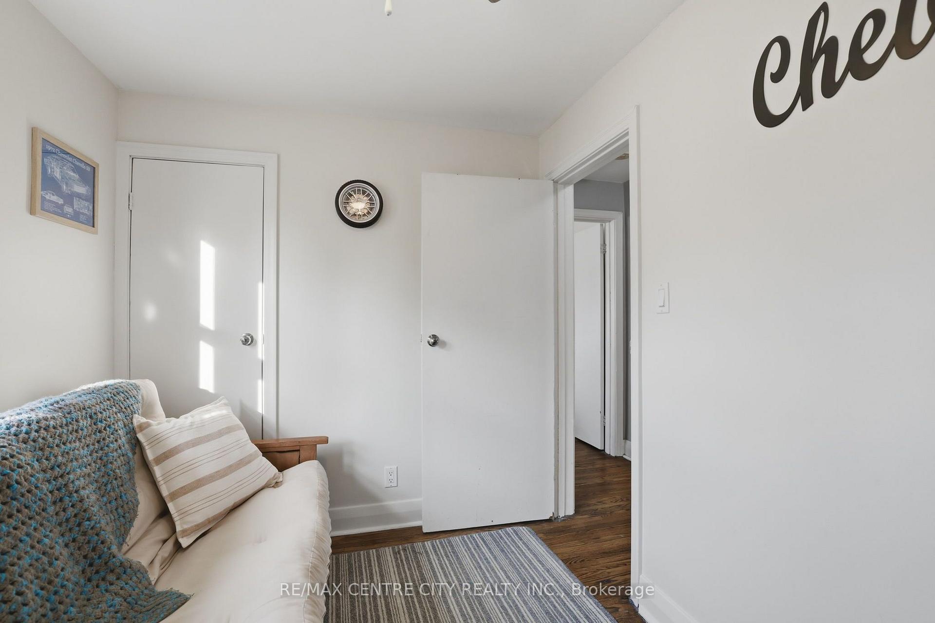 Photo 24 of 438 Forest Lawn Avenue, London, East I — HOMEH