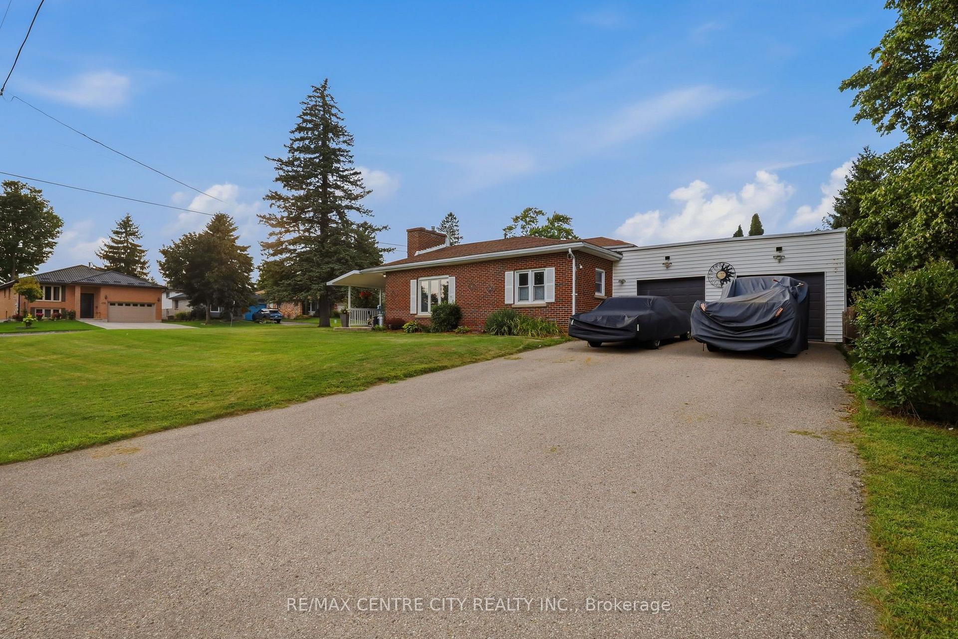 Photo 30 of 438 Forest Lawn Avenue, London, East I — HOMEH