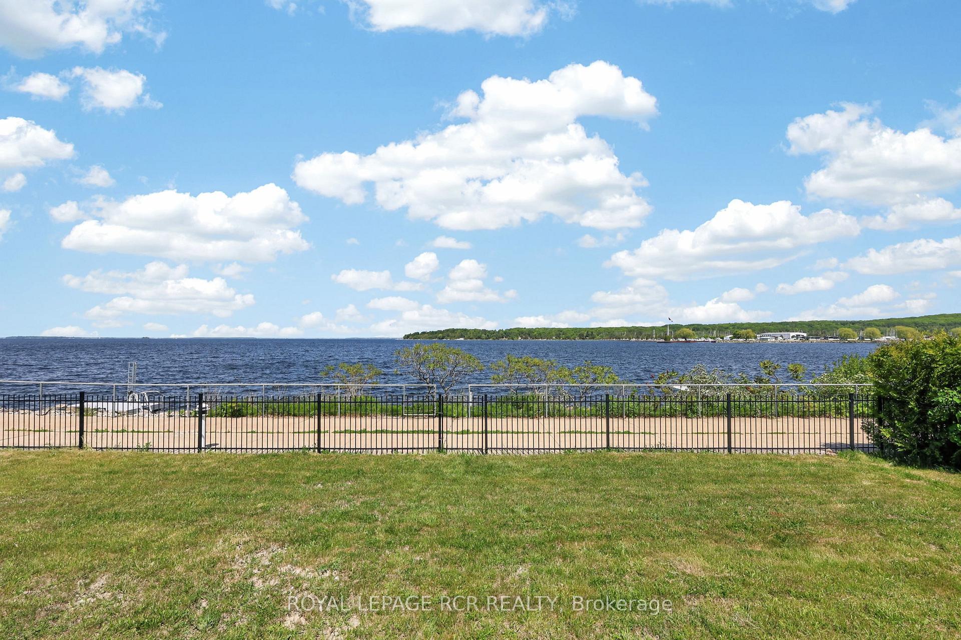 Photo 16 of 583 Aberdeen Boulevard, Midland — HOMEH