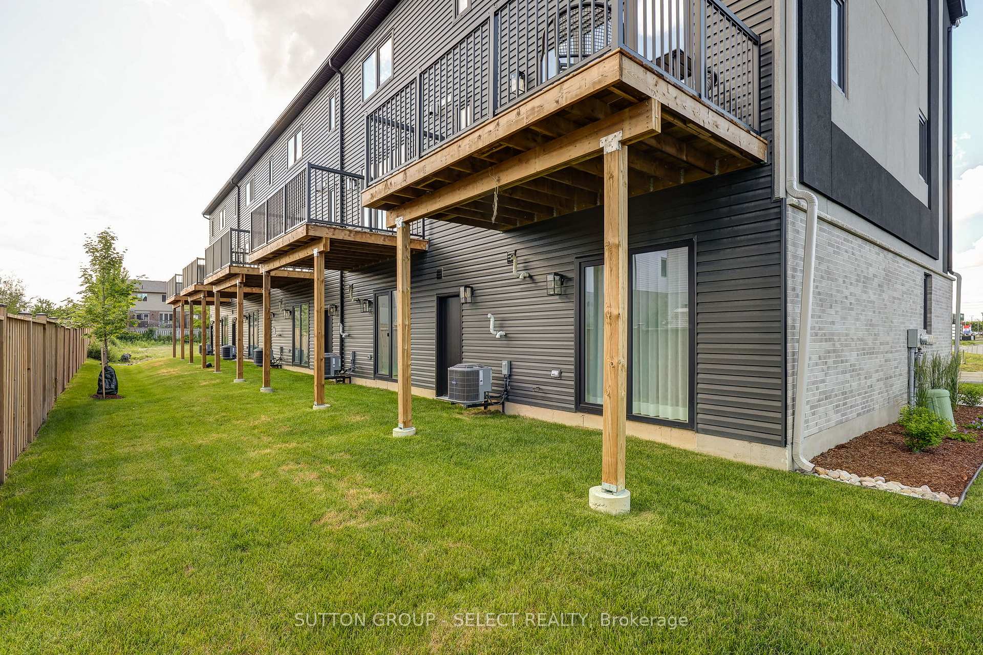 Photo 28 of Unit 10, 3090 Petty Road, London, South V — HOMEH