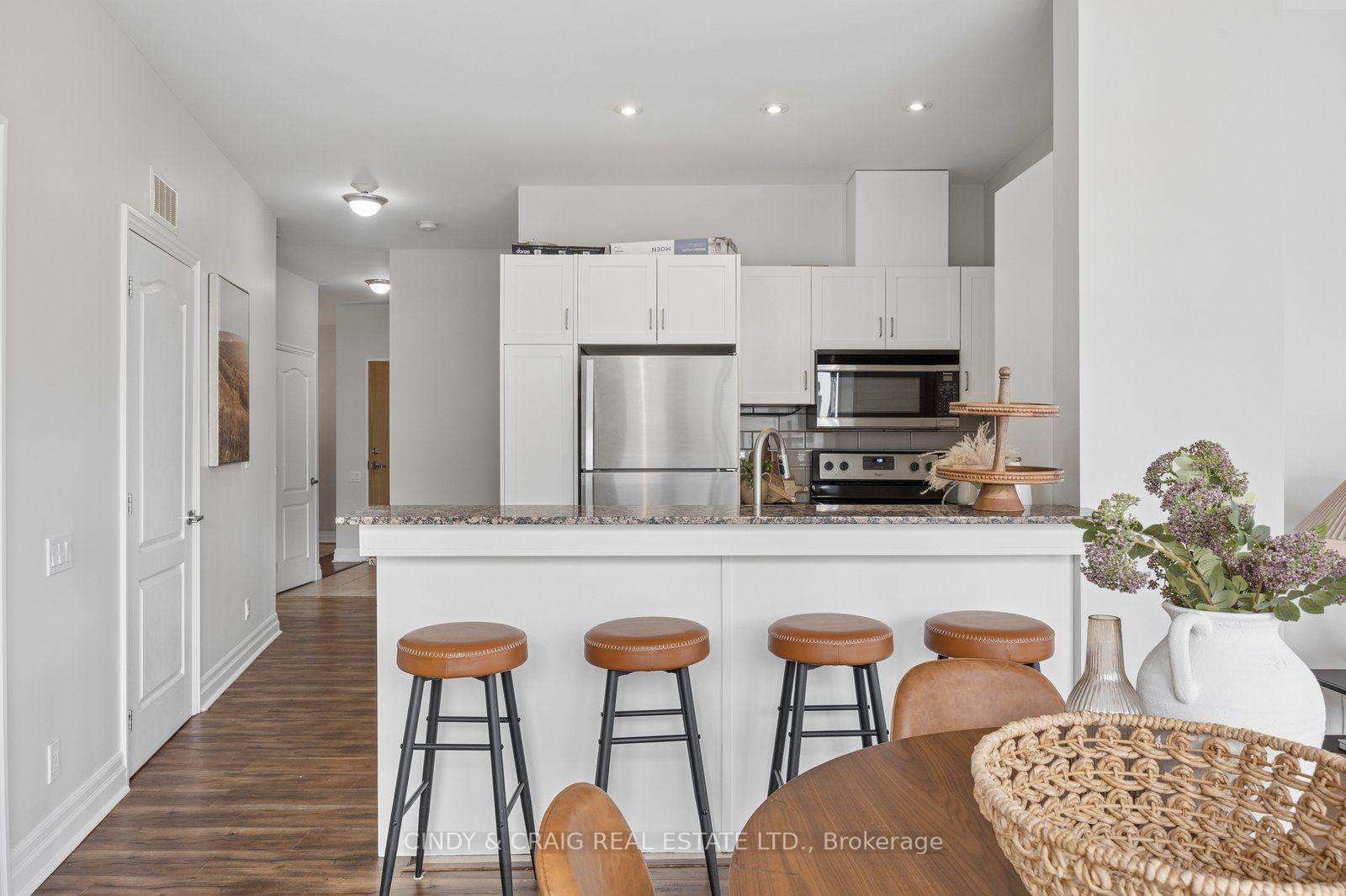 Photo 6 of Unit 305, 44 Bond Street W, Oshawa, O'Neill — HOMEH
