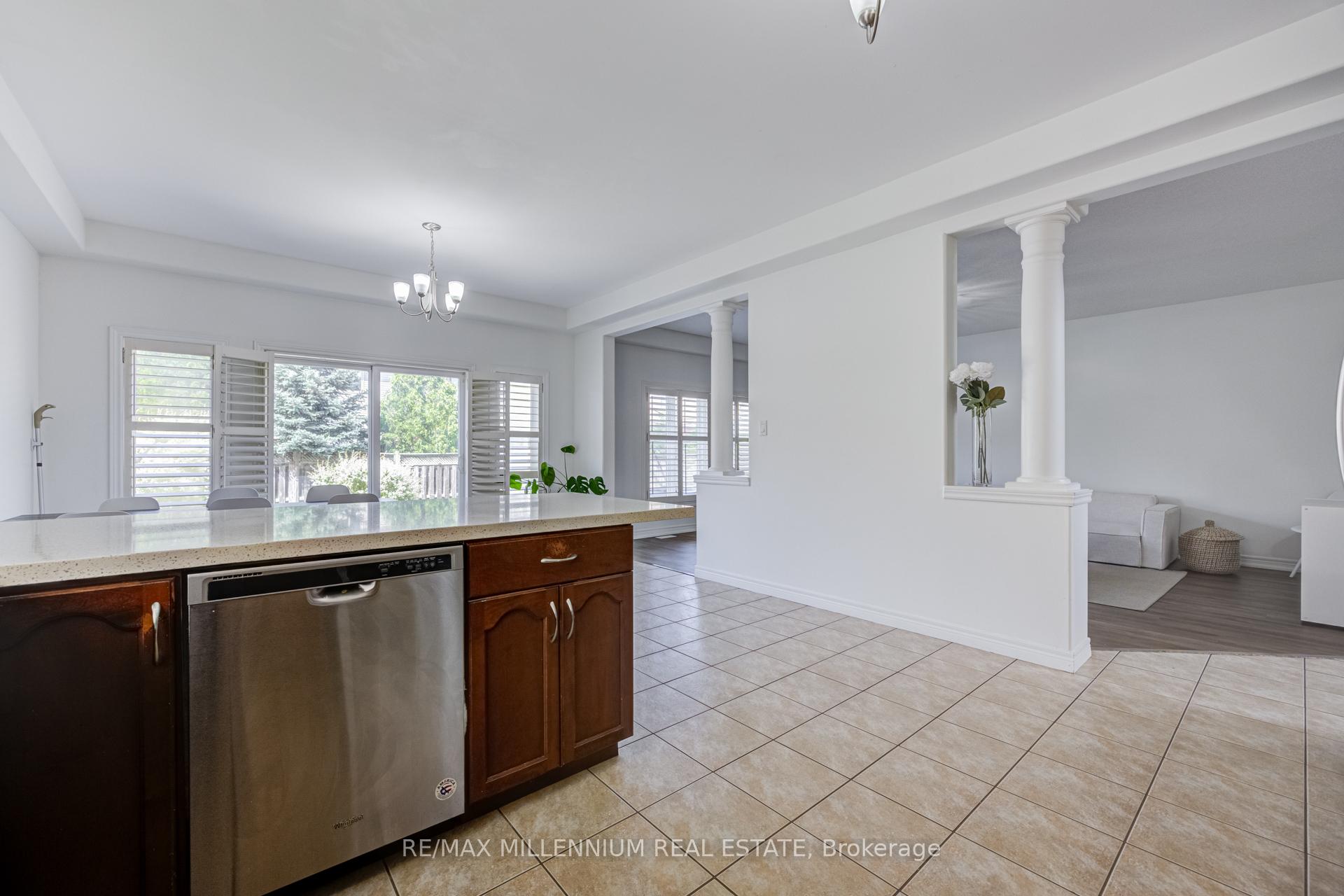 Photo 13 of 96 Windwood Drive, Hamilton, Binbrook — HOMEH