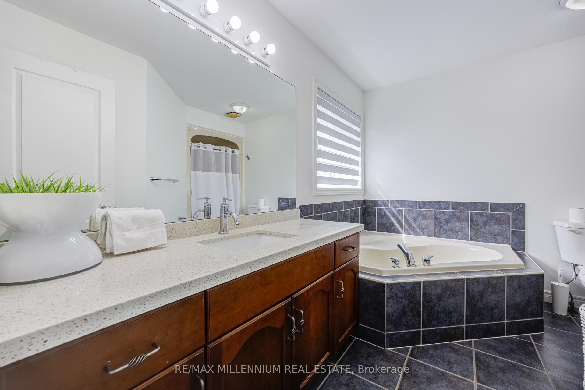Photo 21 of 96 Windwood Drive, Hamilton, Binbrook — HOMEH