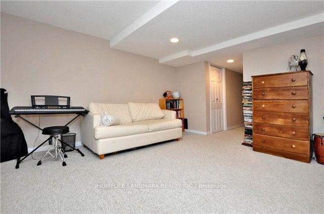 Photo 13 of 48 Widdifield Avenue, Newmarket, Armitage — HOMEH