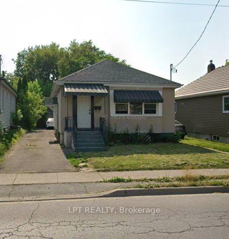 Photo 2 of 239 Vine Street, St. Catharines, Fairview — HOMEH