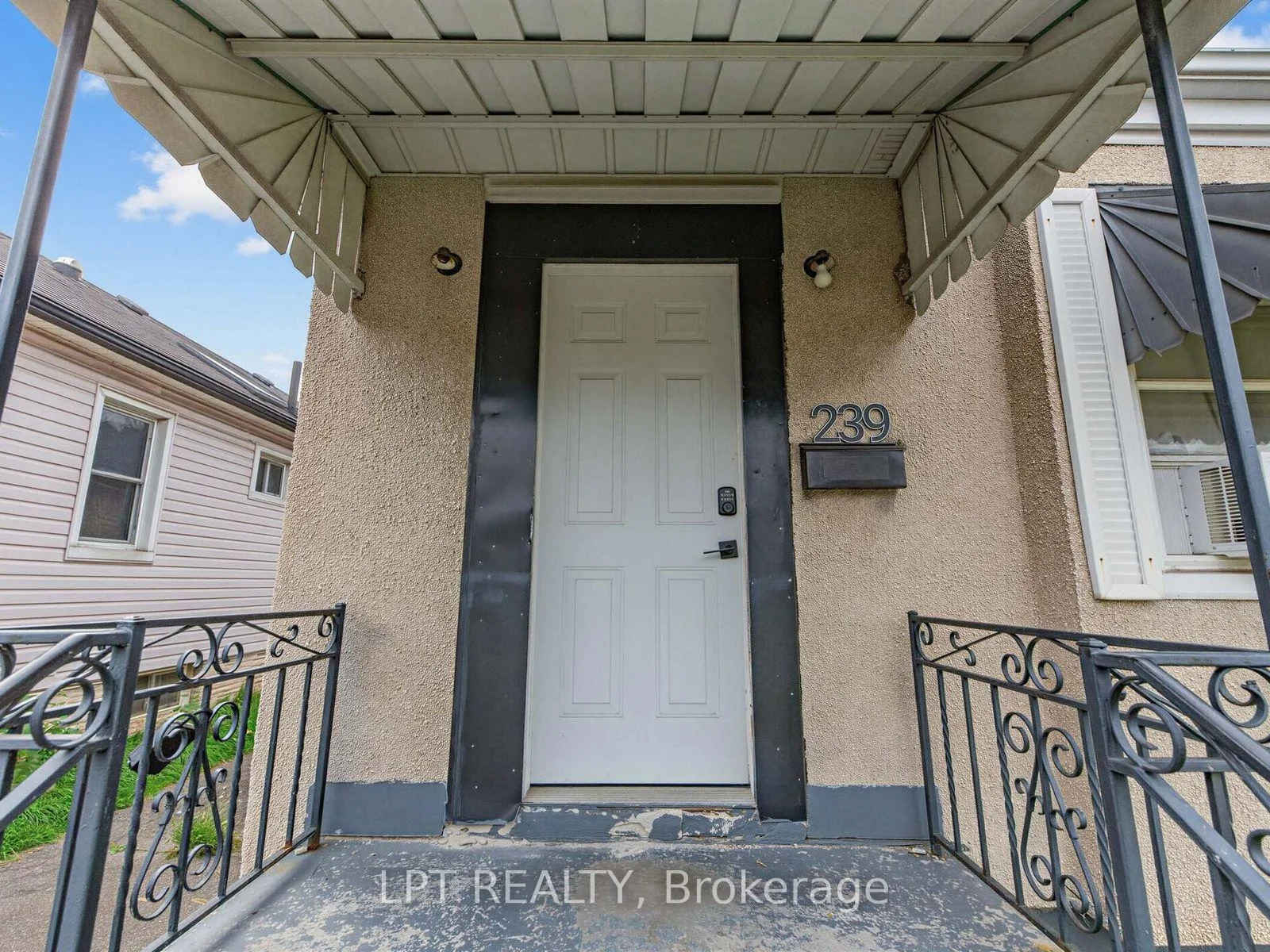Photo 5 of 239 Vine Street, St. Catharines, Fairview — HOMEH