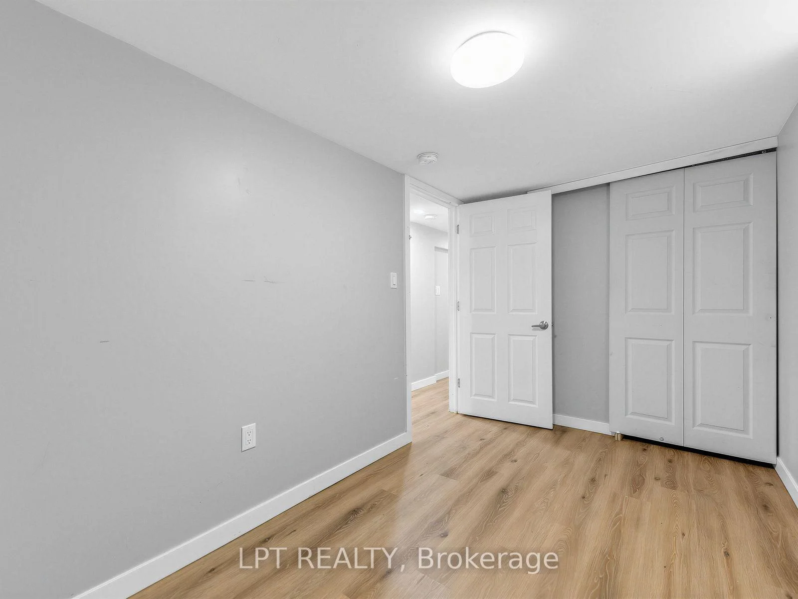 Photo 7 of 239 Vine Street, St. Catharines, Fairview — HOMEH