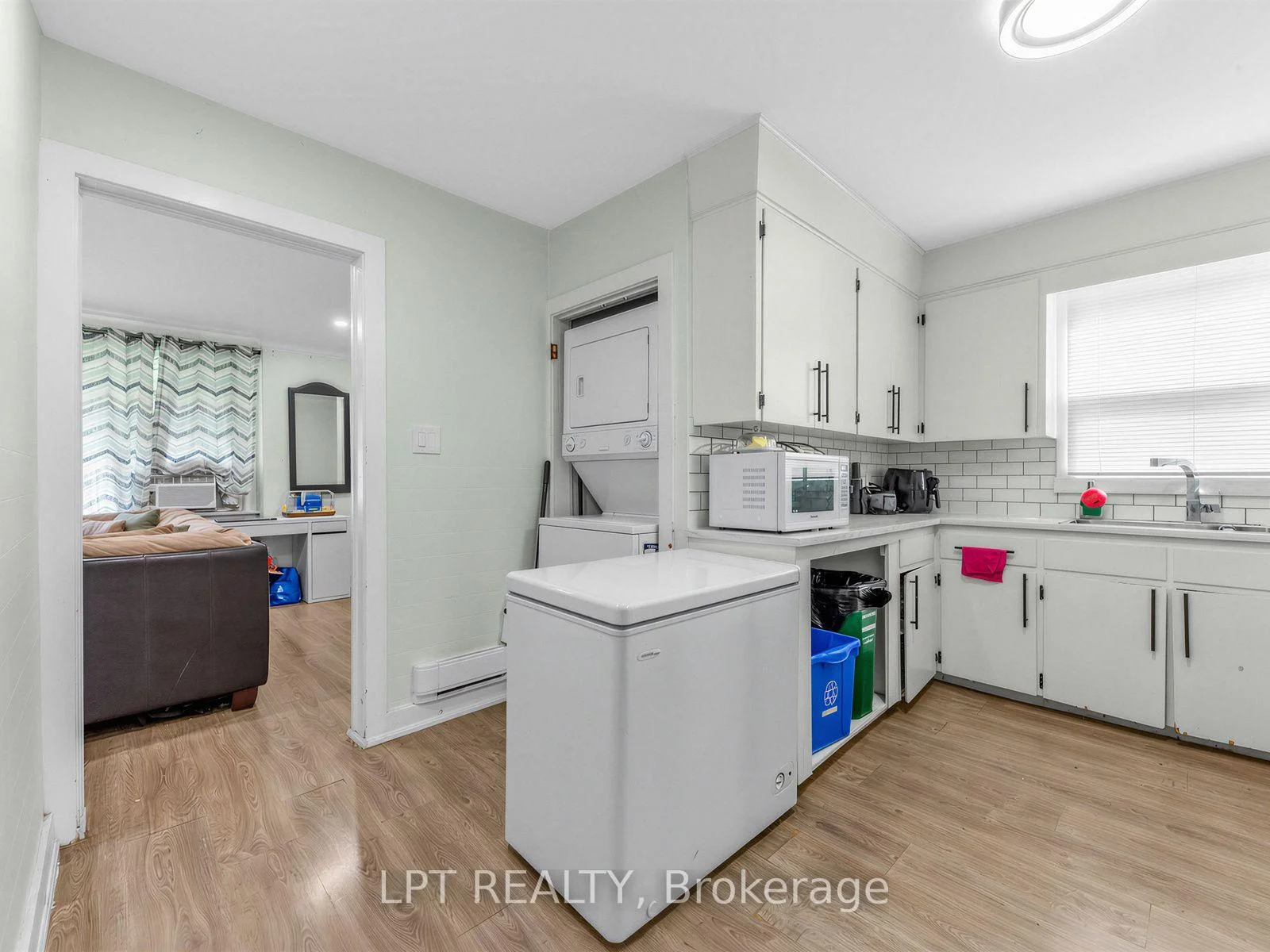 Photo 18 of 239 Vine Street, St. Catharines, Fairview — HOMEH
