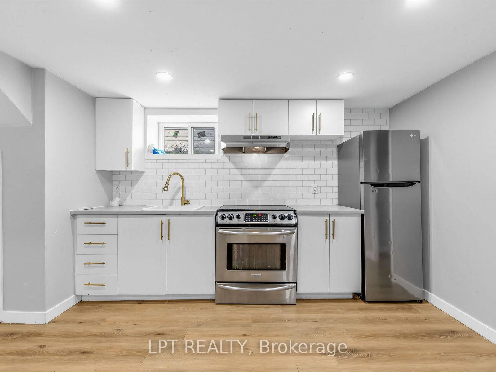 Photo 31 of 239 Vine Street, St. Catharines, Fairview — HOMEH