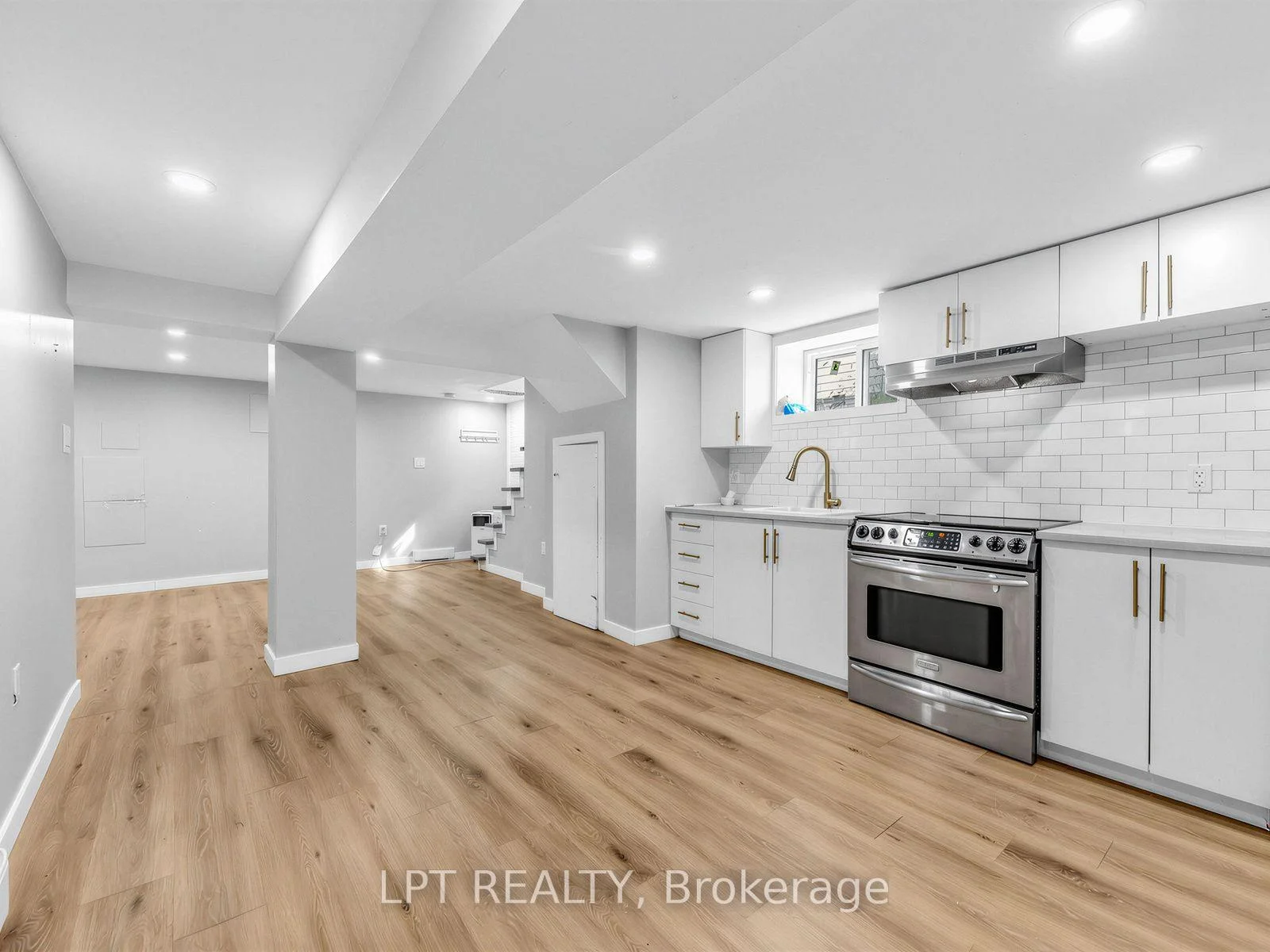 Photo 32 of 239 Vine Street, St. Catharines, Fairview — HOMEH