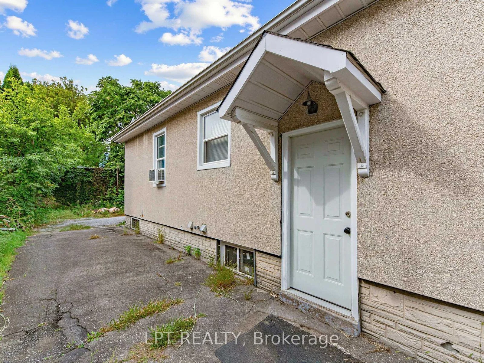 Photo 37 of 239 Vine Street, St. Catharines, Fairview — HOMEH