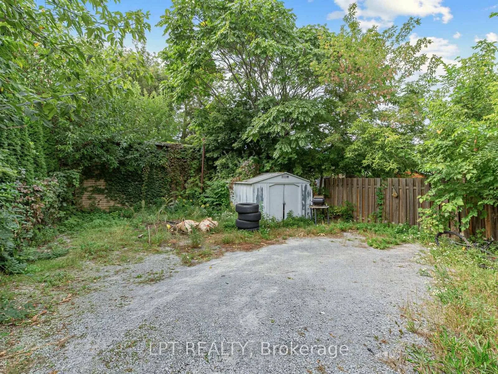 Photo 39 of 239 Vine Street, St. Catharines, Fairview — HOMEH