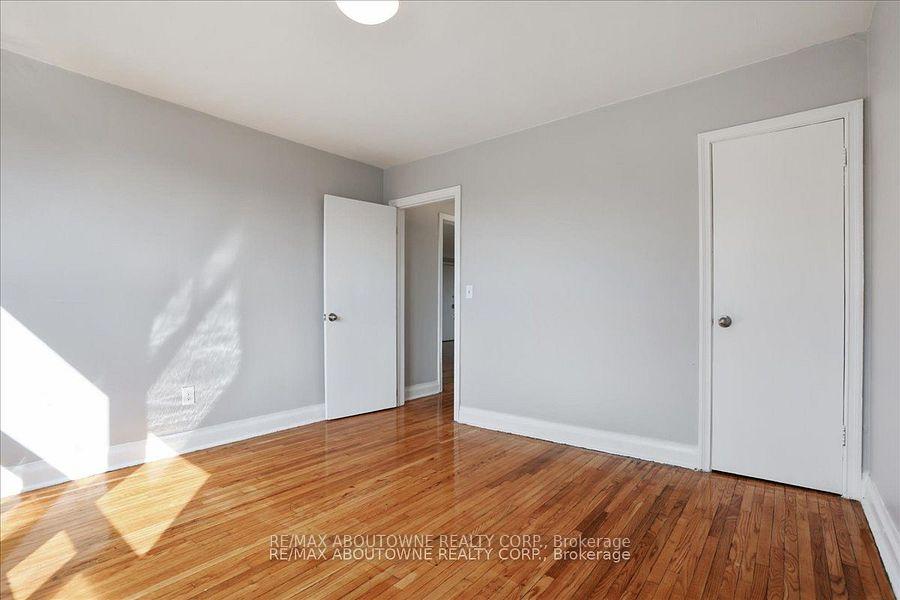 Photo 14 of Unit 7, 1031 Churchill Avenue E, Oakville, College Park — HOMEH