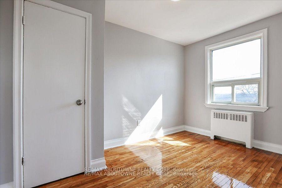 Photo 15 of Unit 7, 1031 Churchill Avenue E, Oakville, College Park — HOMEH