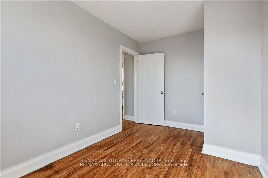 Photo 16 of Unit 7, 1031 Churchill Avenue E, Oakville, College Park — HOMEH