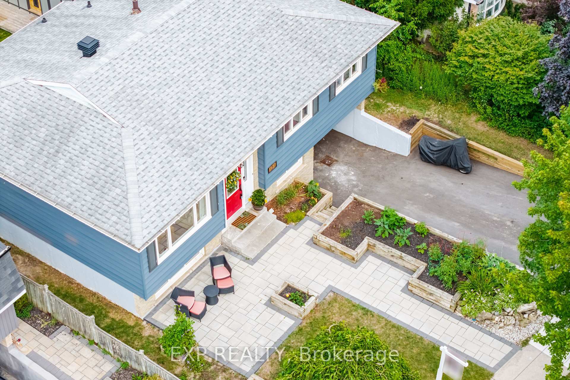 Photo 3 of 127 Acton Boulevard, Halton Hills, Acton — HOMEH
