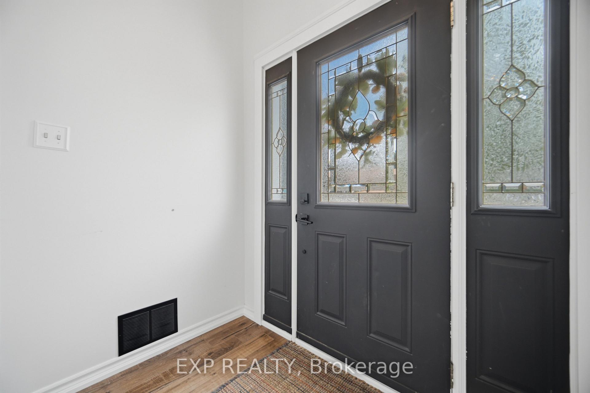 Photo 4 of 127 Acton Boulevard, Halton Hills, Acton — HOMEH