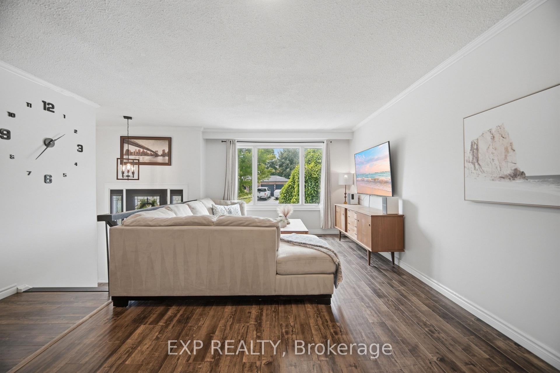 Photo 8 of 127 Acton Boulevard, Halton Hills, Acton — HOMEH