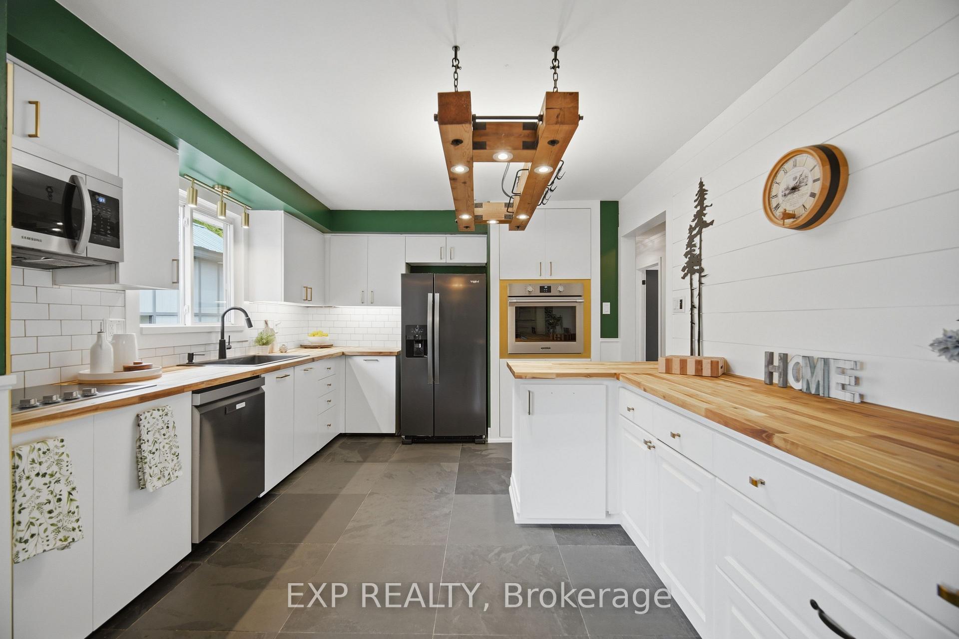 Photo 14 of 127 Acton Boulevard, Halton Hills, Acton — HOMEH