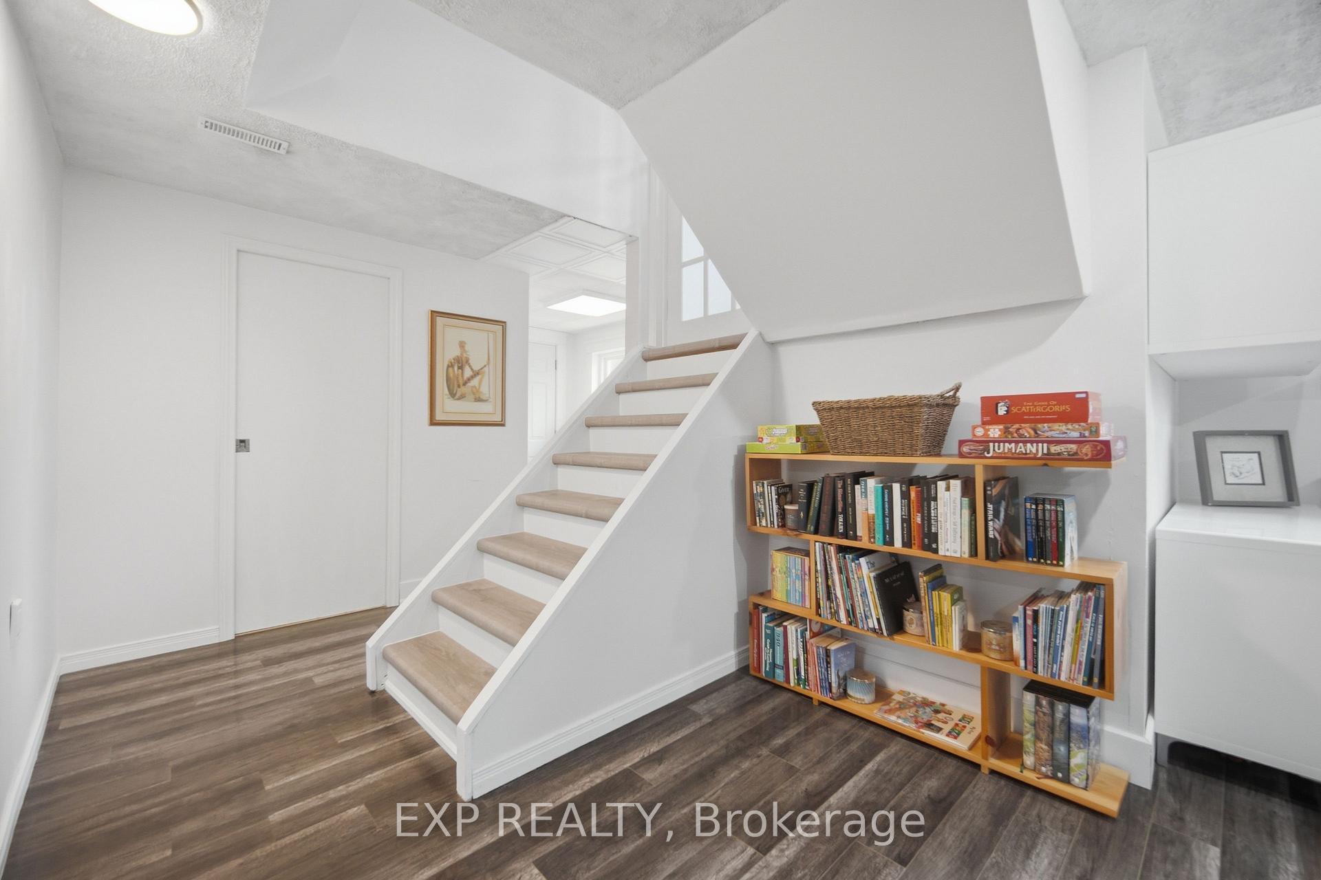 Photo 29 of 127 Acton Boulevard, Halton Hills, Acton — HOMEH
