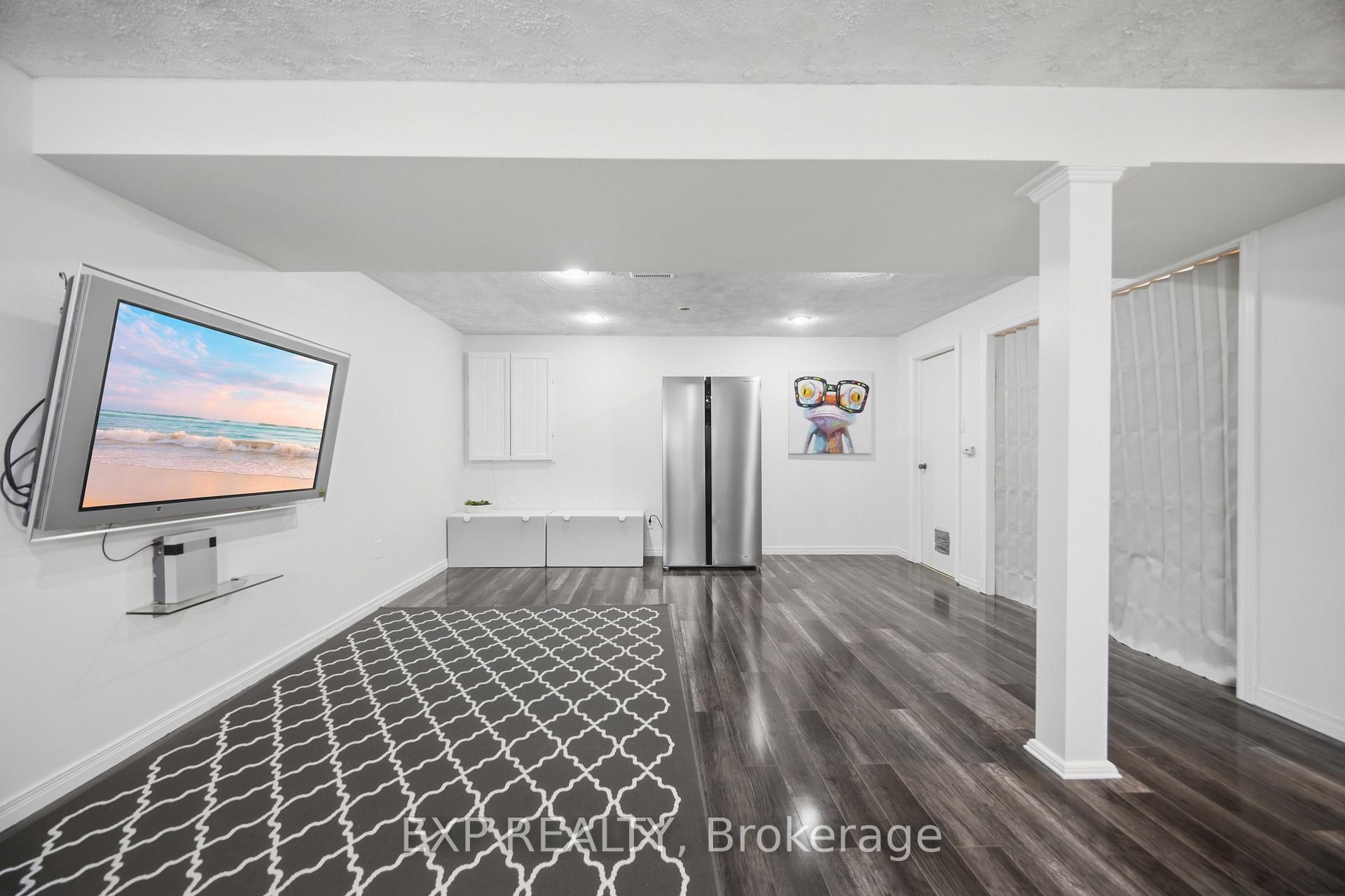 Photo 31 of 127 Acton Boulevard, Halton Hills, Acton — HOMEH
