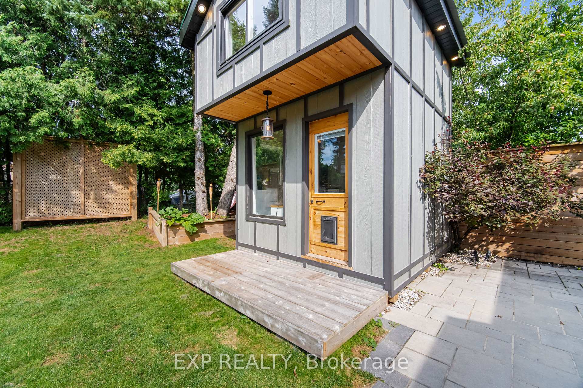 Photo 38 of 127 Acton Boulevard, Halton Hills, Acton — HOMEH