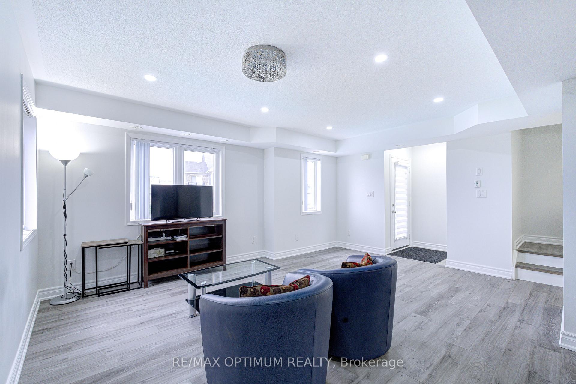 Photo 6 of Unit 303, 250 Sunny Meadow Boulevard, Brampton, Sandringham-Wellington — HOMEH