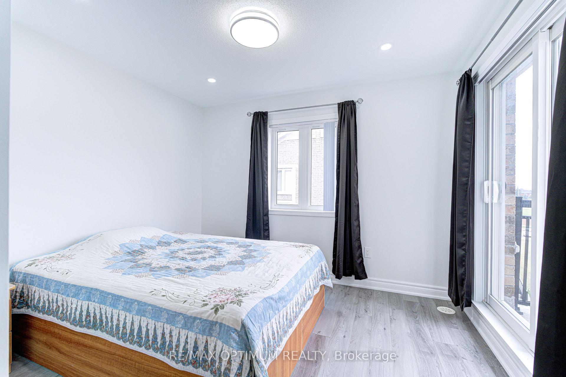 Photo 13 of Unit 303, 250 Sunny Meadow Boulevard, Brampton, Sandringham-Wellington — HOMEH