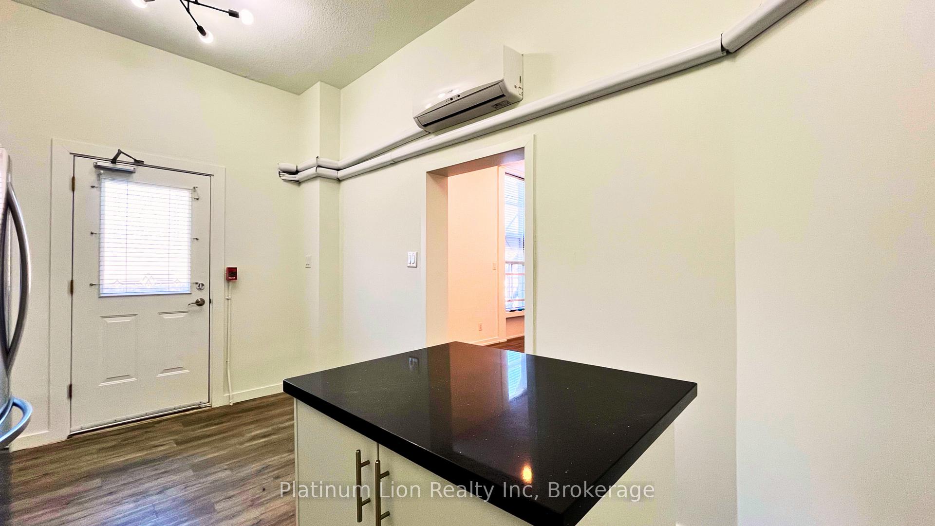 Photo 6 of 61 Hurst Place S, Hamilton, Durand — HOMEH