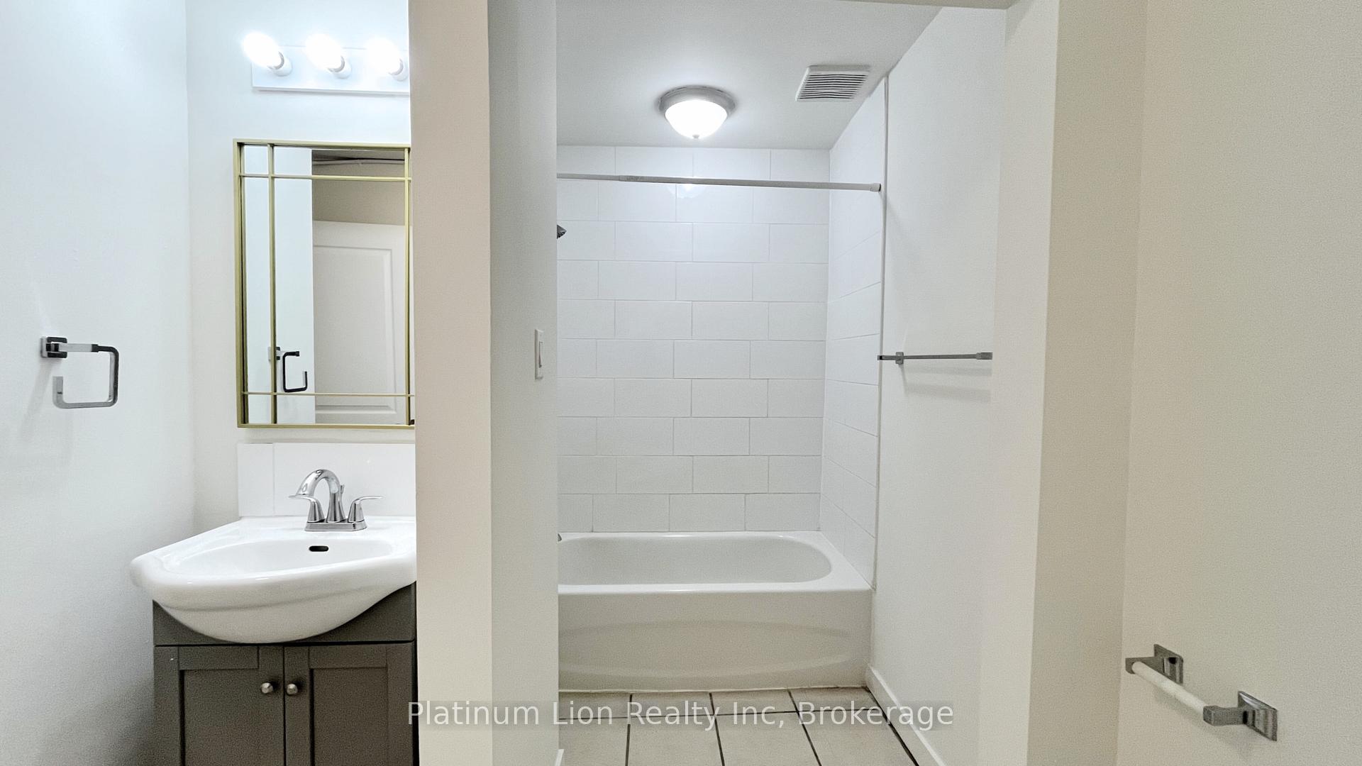 Photo 13 of 61 Hurst Place S, Hamilton, Durand — HOMEH