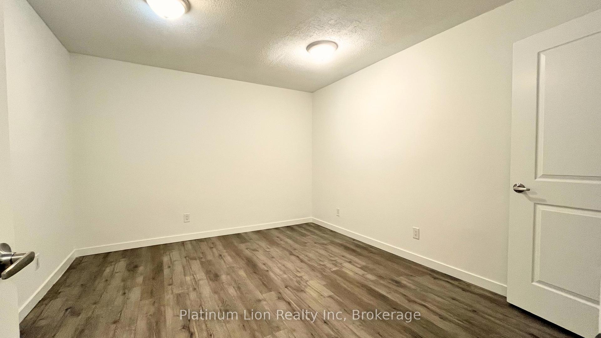 Photo 16 of 61 Hurst Place S, Hamilton, Durand — HOMEH