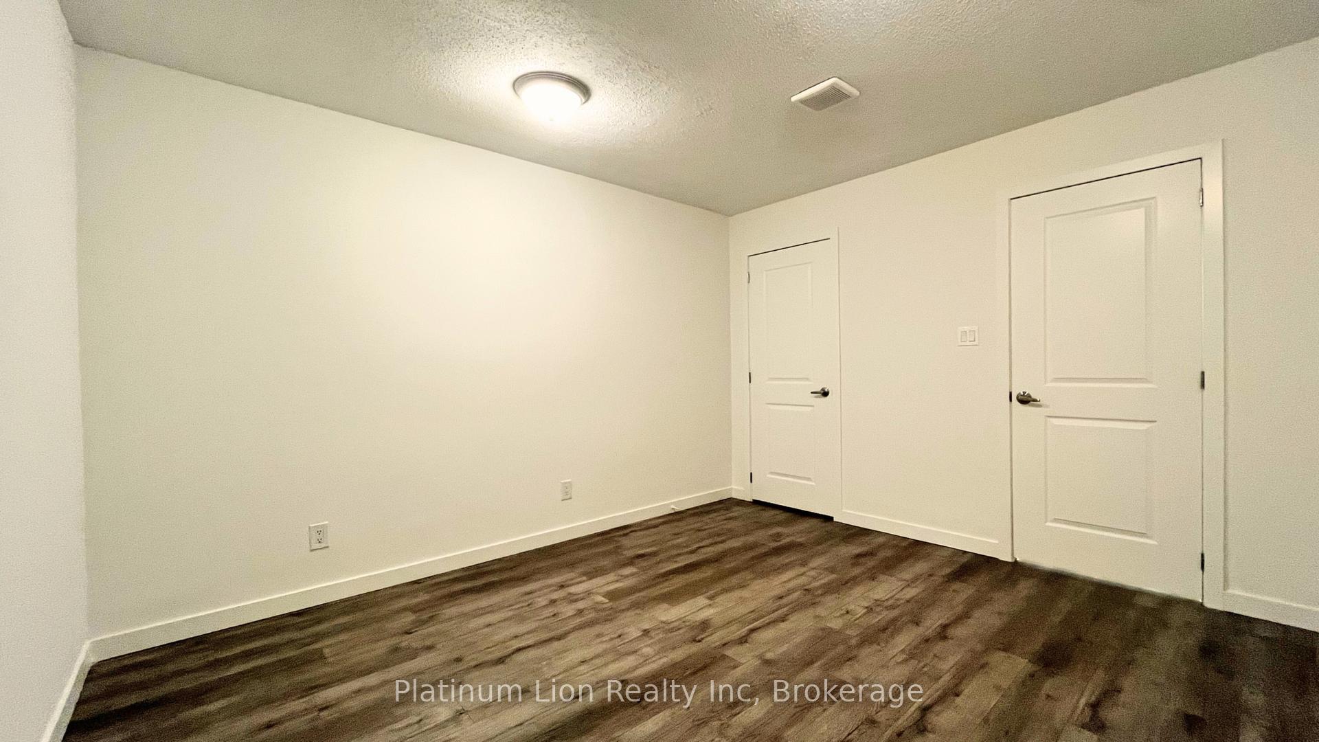 Photo 18 of 61 Hurst Place S, Hamilton, Durand — HOMEH