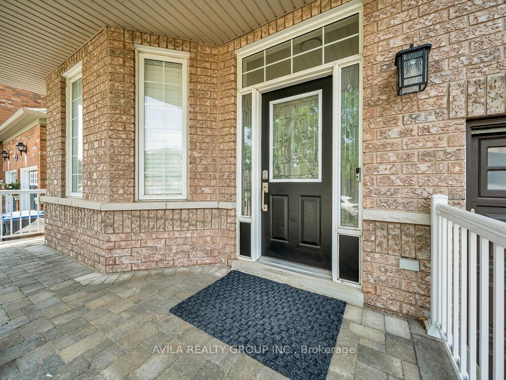 Photo 3 of 104 Southlake Boulevard, Brampton, Madoc — HOMEH