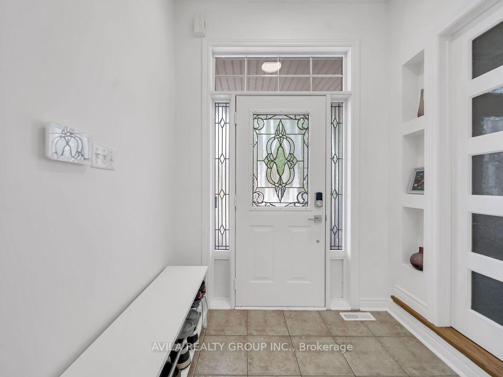 Photo 4 of 104 Southlake Boulevard, Brampton, Madoc — HOMEH