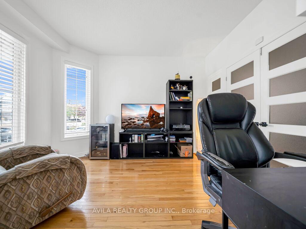 Photo 6 of 104 Southlake Boulevard, Brampton, Madoc — HOMEH