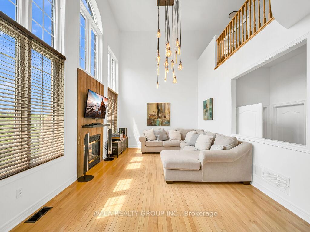 Photo 10 of 104 Southlake Boulevard, Brampton, Madoc — HOMEH